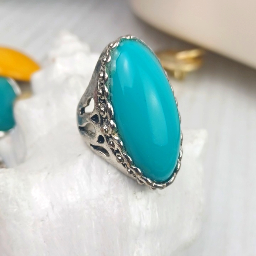 Boho Silver Tone Faux Turquoise Heavily Crafted Cocktail Ring SZ 6